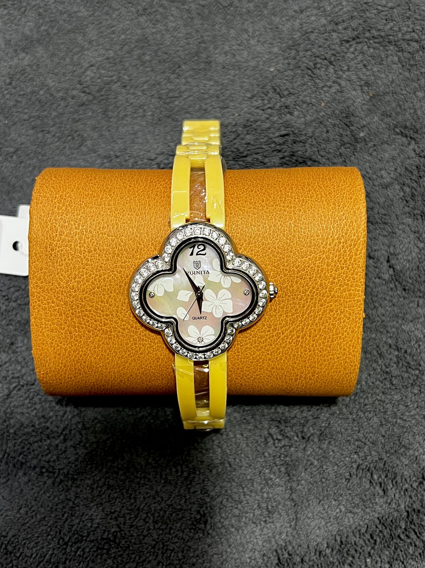LAIDES BUTTERFLY 🦋 WATCH DAI STAR ORIGNAL