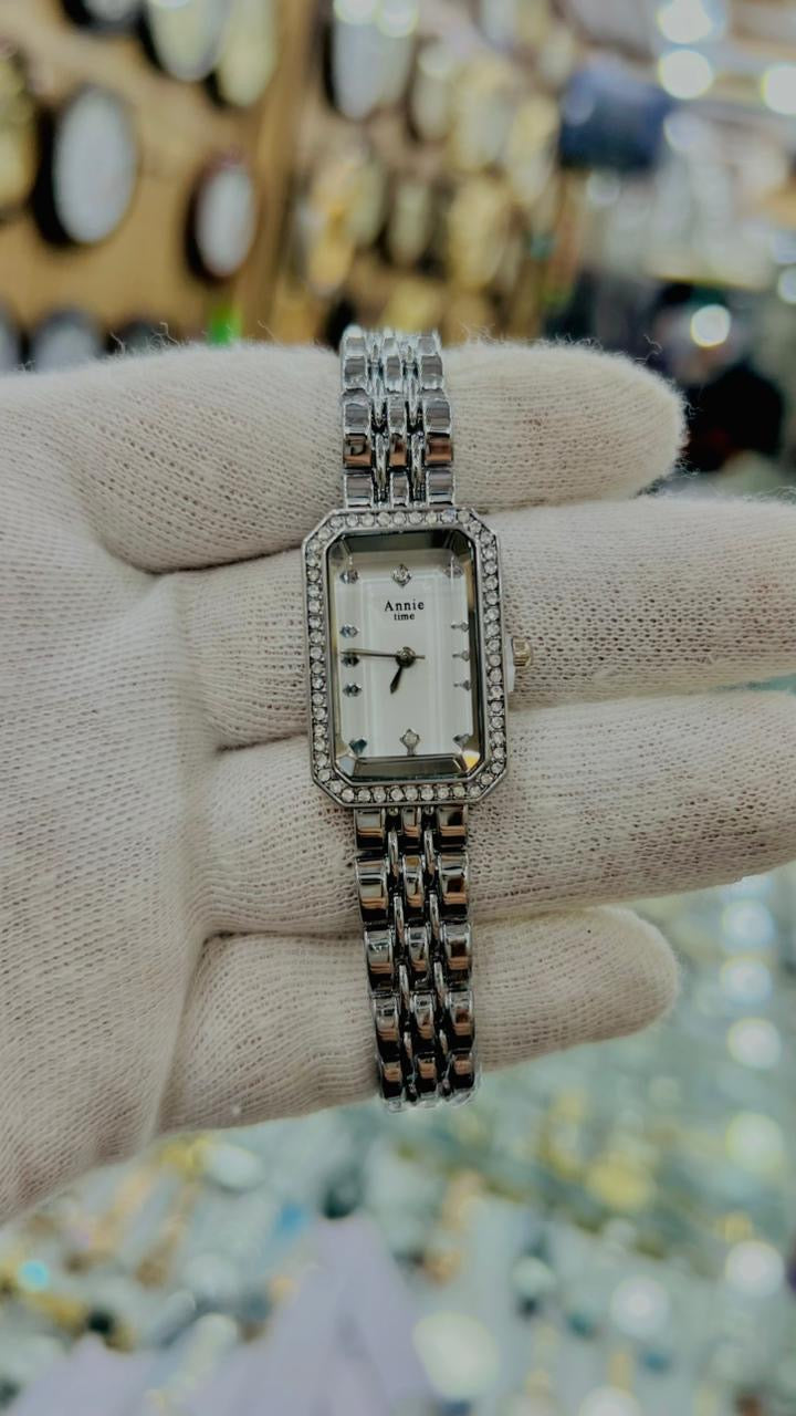 Laides MosT Beautiful Watch ⌚️