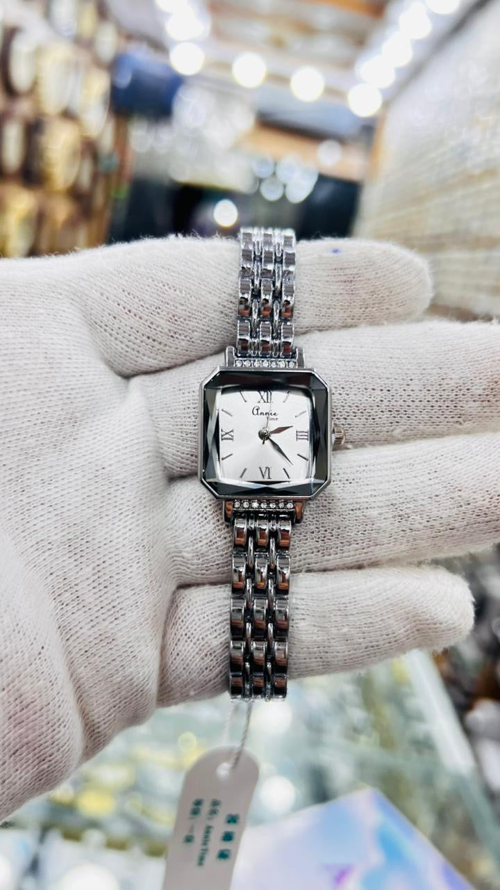 Laides MosT Beautiful Watch ⌚️