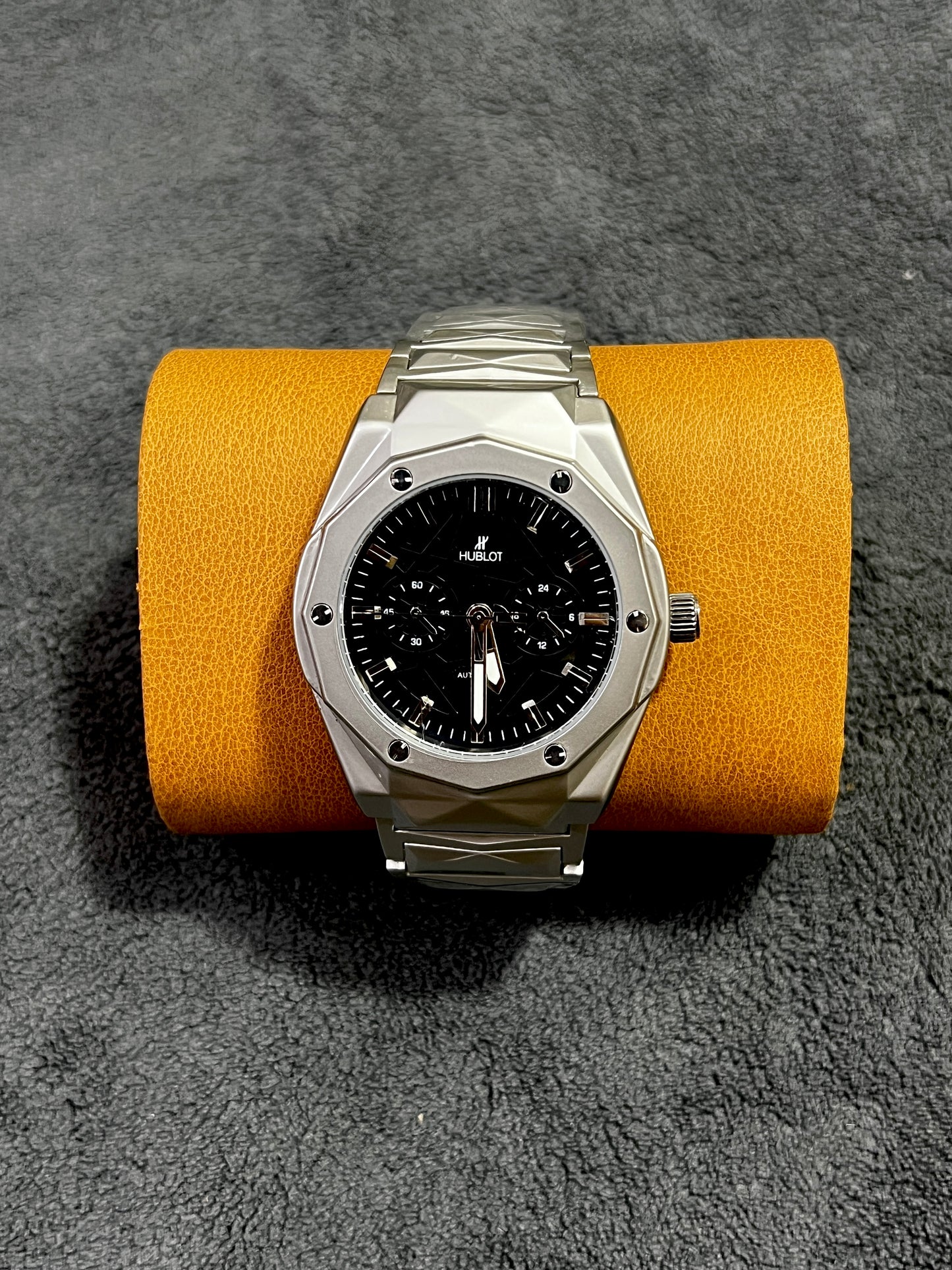 HUBLOT SEMI AUTO WATCH ⌚️
