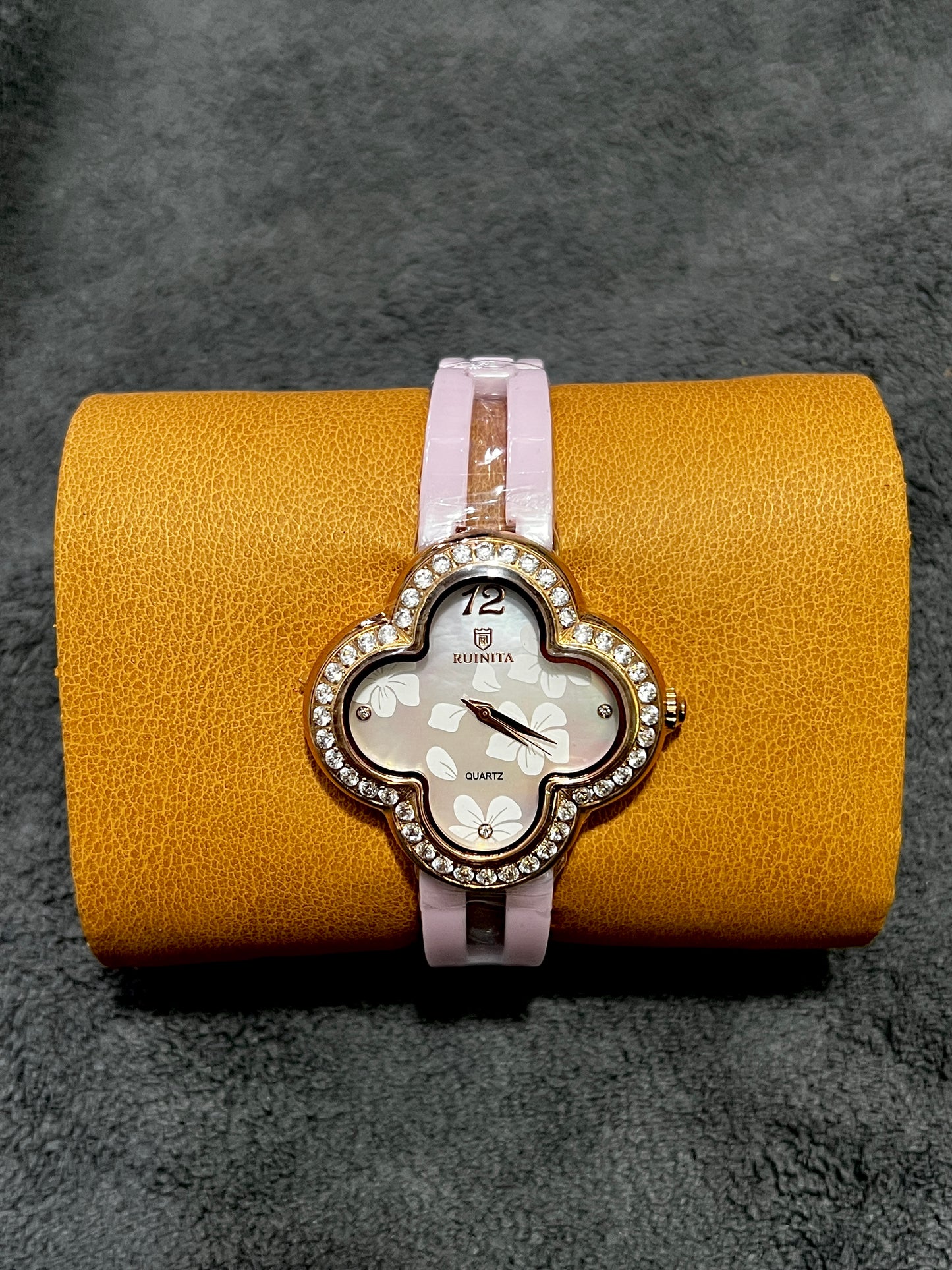LAIDES BUTTERFLY 🦋 WATCH DAI STAR ORIGNAL